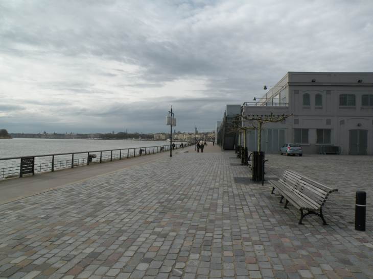  quais pavés pour les piétons